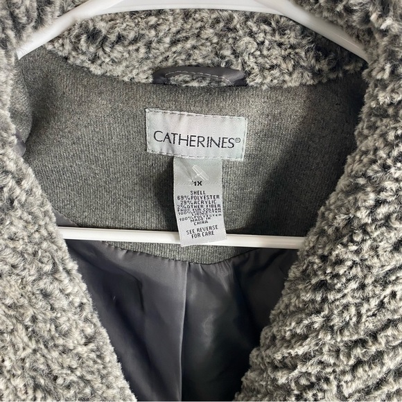 Catherine’s Gray Pea Coat 1X Faux Fur Collar Single Button Closure Jacket - Picture 5 of 7